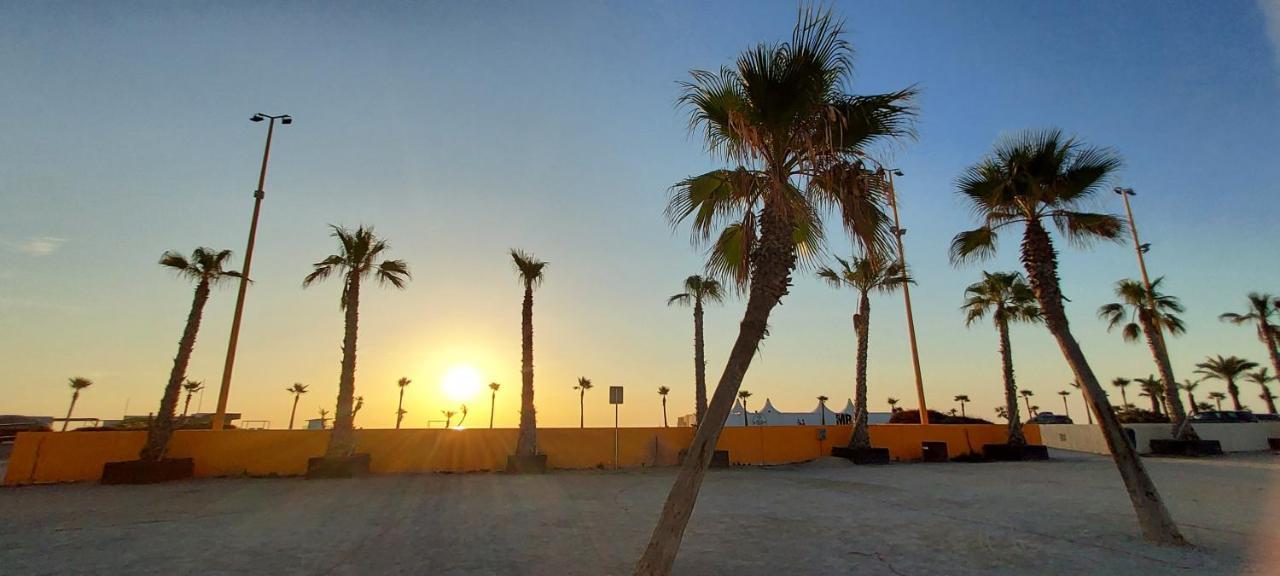 Le Barcares Logement Climatise Pour 6 Personnes, Draps Et Serviettes Non Fournis Air-Conditioned Accommodation For 6 People, Sheets And Towels Not Provided Alojamiento Con Aire Acondicionado Para 6 Personas, Sabanas Y Toallas No Incluidas 外观 照片