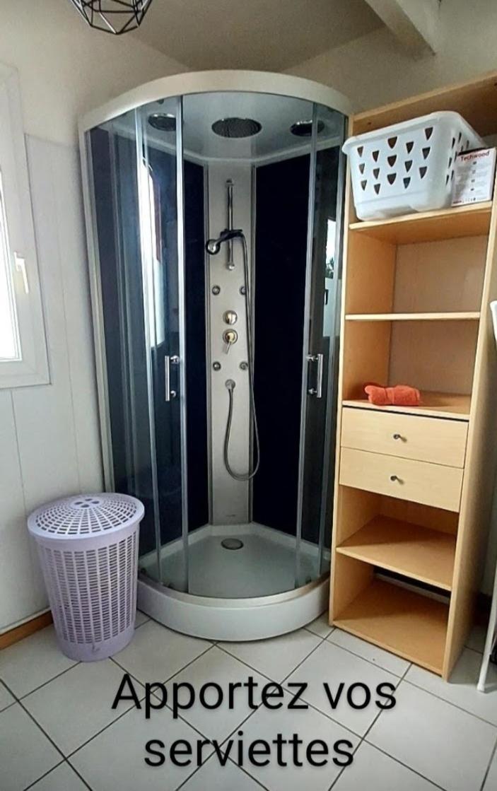 Le Barcares Logement Climatise Pour 6 Personnes, Draps Et Serviettes Non Fournis Air-Conditioned Accommodation For 6 People, Sheets And Towels Not Provided Alojamiento Con Aire Acondicionado Para 6 Personas, Sabanas Y Toallas No Incluidas 外观 照片
